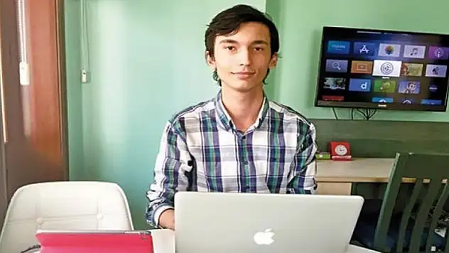 16'sında Siri'nin açığını yakaladı