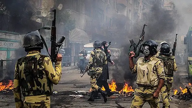 Mısır'da darbe karşıtı gösterilerde ölü sayısı 17'ye yükseldi