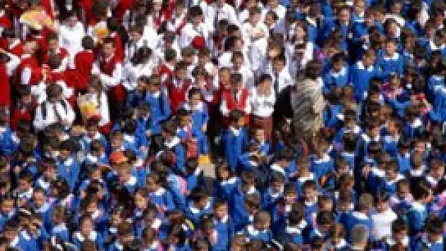 ''Özel''de kıyafet için veli izni