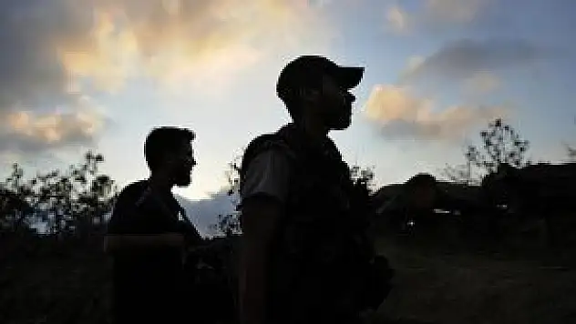 IŞİD Suriye'de 30 esiri öldürdü