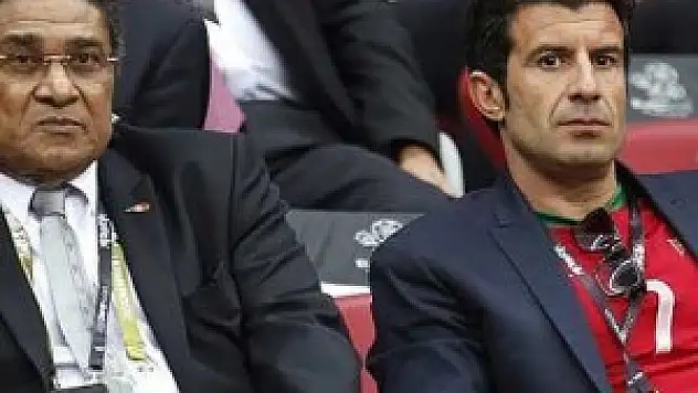 Efsane futbolcu yaşamını yitirdi!