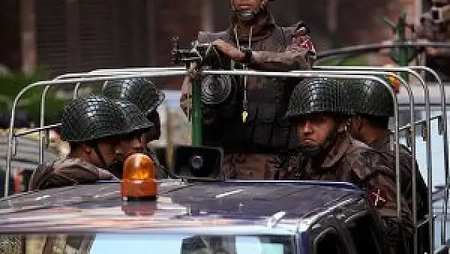 Bangladeş'teki seçimlerde kan aktı