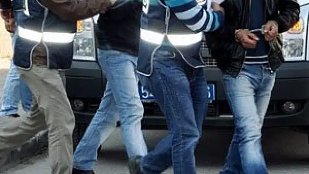 iş yerinden 12 bin liralık malzeme çaldılar