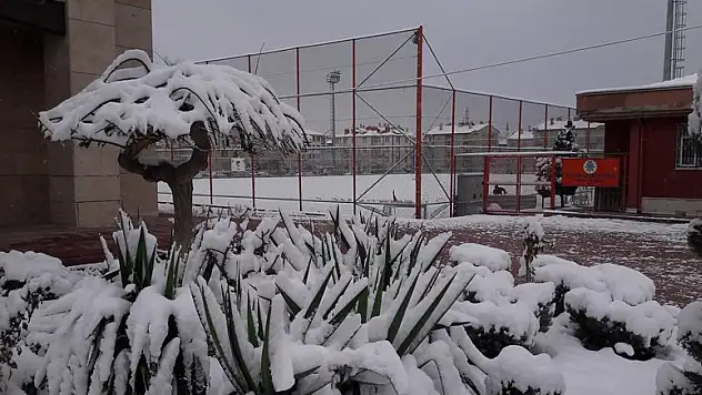 Konya'da futbola kar engeli