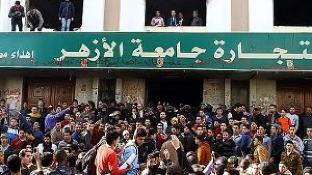 Mısır'da üniversite öğrencilerinden protesto