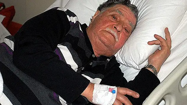 Devlet sanatçısı Yükselen hastaneye kaldırıldı