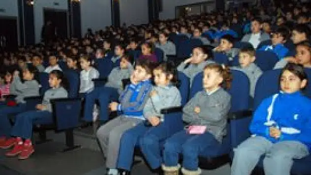 Öğrencilere geri dönüşüm anlatıldı