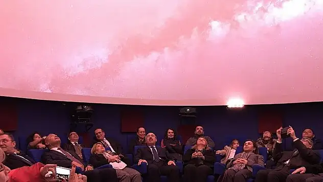 Türkiye'nin ilk 4K çözünürlüklü planetaryumu açıldı