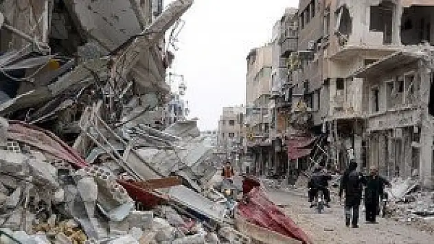 Esed güçleri 'varil bombası' ile vurdu