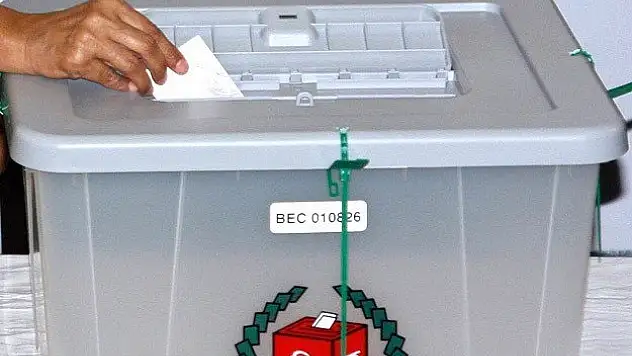 Bangladeş'te seçimi iktidardaki Avami Partisi kazandı