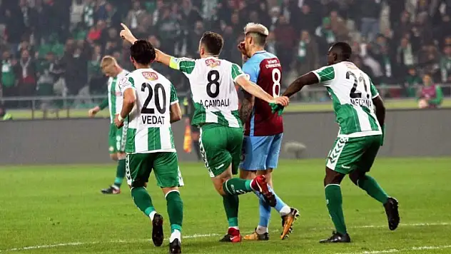 Konyaspor, kupada Trabzonspor'u devirdi!