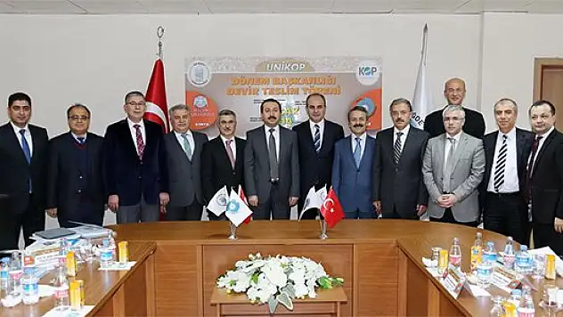 UNİKOP'ta görev değişimi