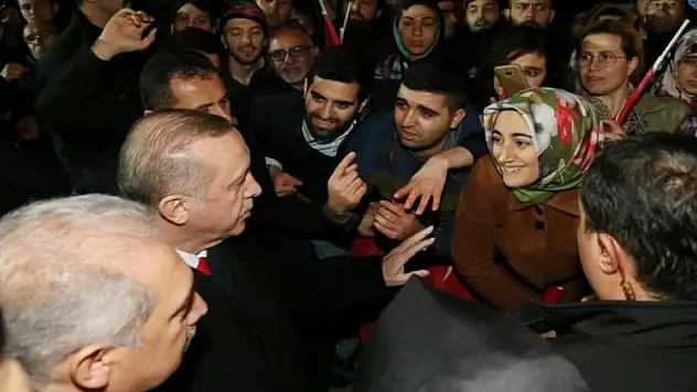 Erdoğan'dan ilçe teşkilatına sürpriz ziyaret!