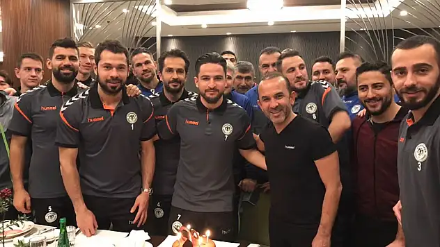 Ömer Ali'ye sürpriz doğum günü