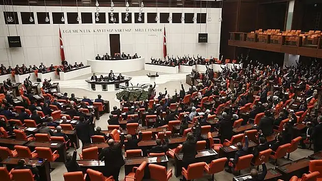 Meclis yoğun yasama çalışmalarına yeniden başlıyor