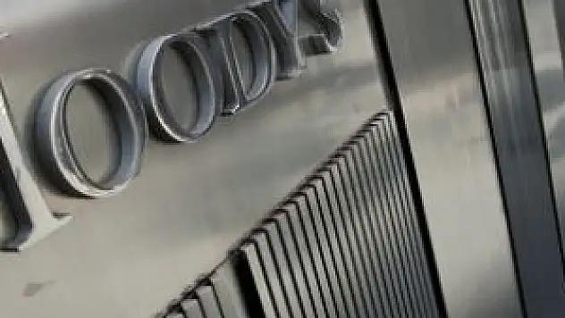 Mevcut not ve görünüm siyasi riskleri yansıtıyor