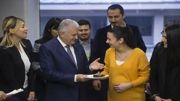 Başbakan'la gazeteciler arasında güldüren diyalog