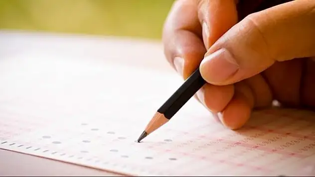 Açıköğretim öğrencilerine 'kimlik' uyarısı!