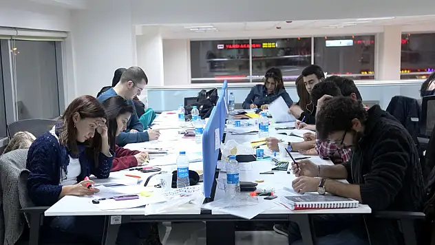 Selçuklu'dan Gençlere 24 Saat Hizmet