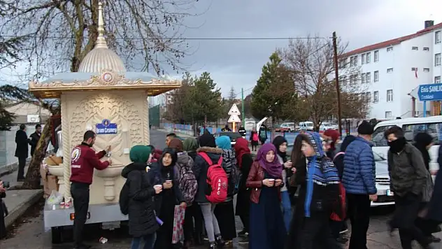 Seydişehir Belediyesi'nden sıcak sahlep ikramı