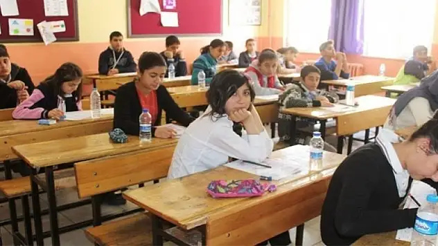 Beyşehir'de ortaokul öğrencilerine yönelik kazanım değerlendirme sınavı yapıldı