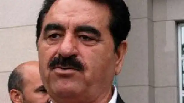 Tatlıses'ten Düğün Dernek filmine sert eleştiri