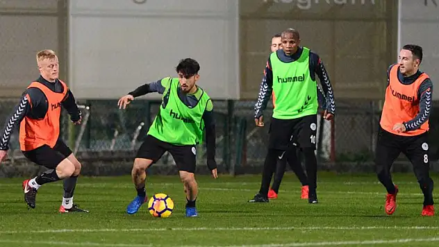 Konyaspor, taktik çalışıyor