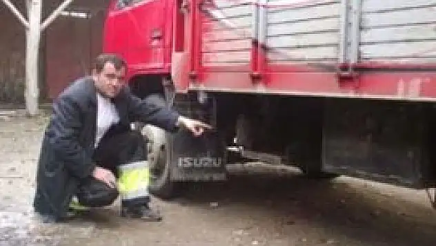 Konya'da kamyonenetten akü hırsızlığı