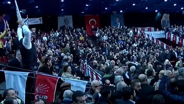 CHP İstanbul Kongresi'nde kavga çıktı!
