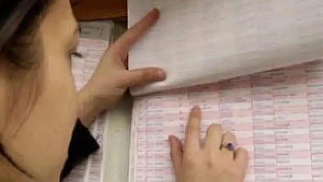 Seçmen listeleri askıda