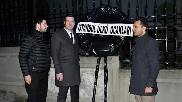 Ülkü Ocakları'ndan Sözcü gazetesine siyah çelenk