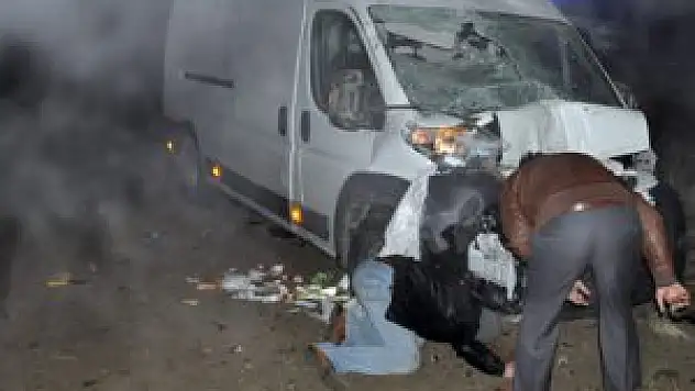 Konya'da iki minibüs çarpıştı: 2 yaralı