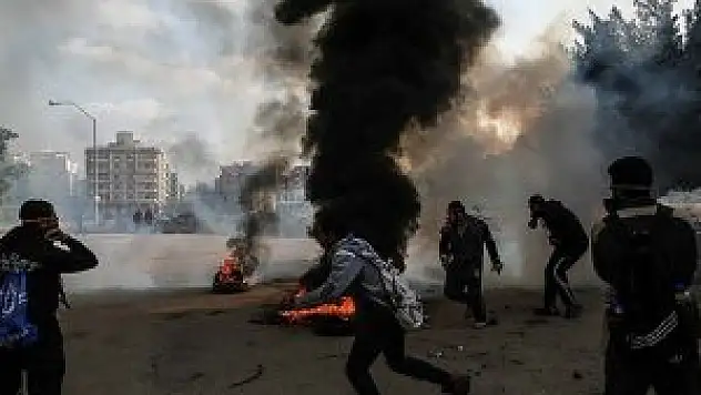 Darbe karşıtı cuma gösterilerinde 3 kişi öldü