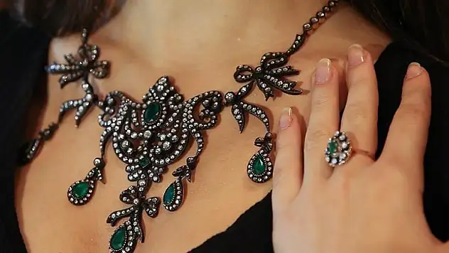 Osmanlı takıları hayır kermesinde