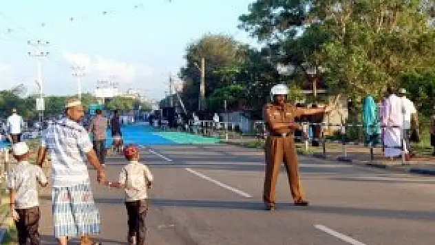 Budist rahipler Müslümanlara karşı güç birliği yapıyor