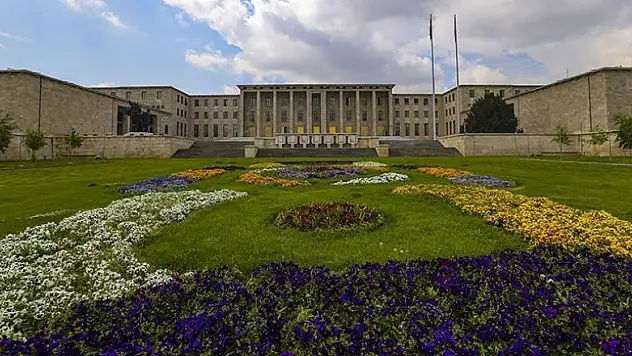 Meclis Fransa'daki OHAL'i inceledi