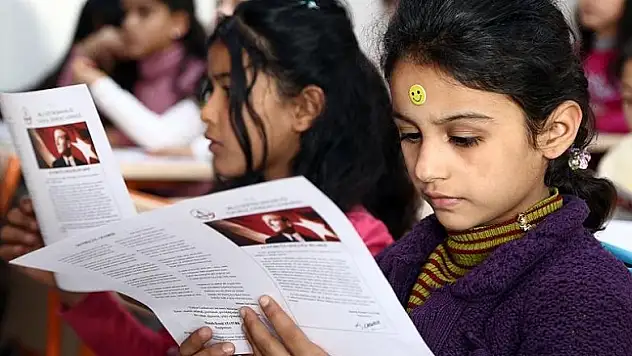 600 binin üzerinde Suriyeli öğrenci karne alacak