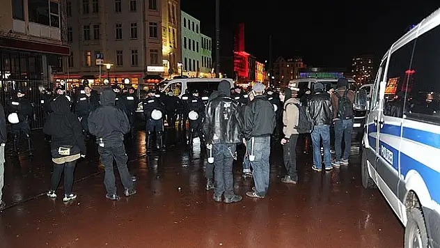 'Tehlikeli bölge'de kimlik kontrolleri sürüyor