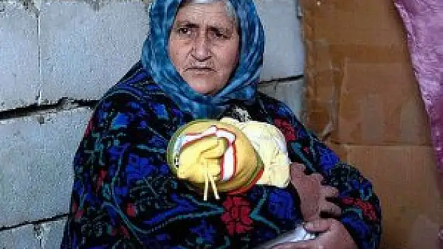 Sokakta kalan Suriyeliler ölümü bekliyor