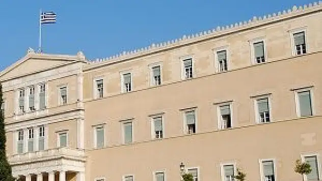 Yunanistan'da iki milletvekili daha tutuklandı