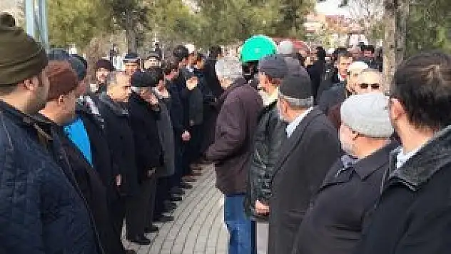 Kemal Özkan toprağa verildi