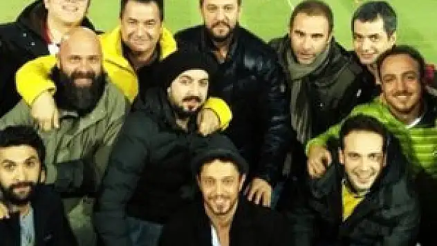 Acun Ilıcalı tüm ekibi Arda'nın maçına götürdü!
