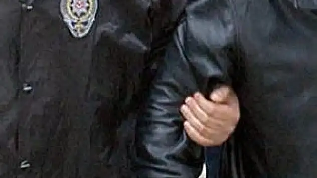 Banka güvenlikçisi dolandırıcı çıktı