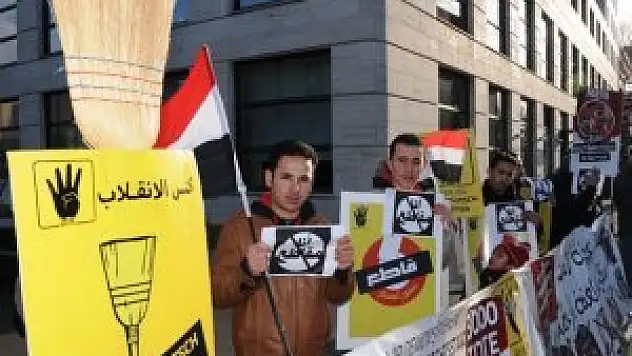 Berlin'deki Mısırlılardan protesto gösterisi