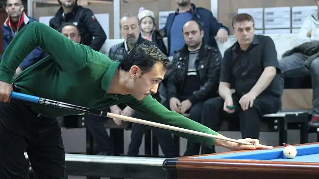 Bilardoda 3 Bant şampiyonu Özdemir oldu