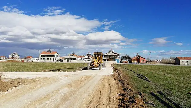 Karatay'da yol kumlama ve altyapı çalışmaları hız kesmiyor
