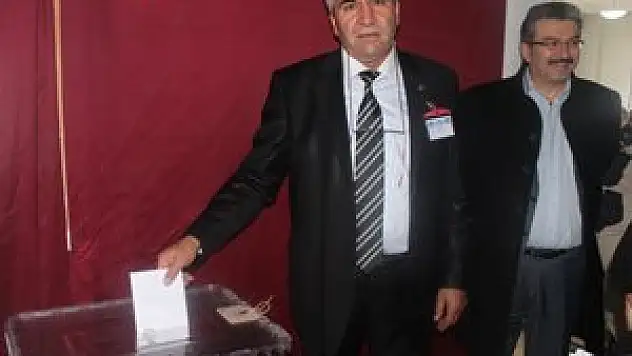 Beyşehir Şoförler ve Otomobilciler Odası Başkanı Faruk Aydın, güven tazeledi