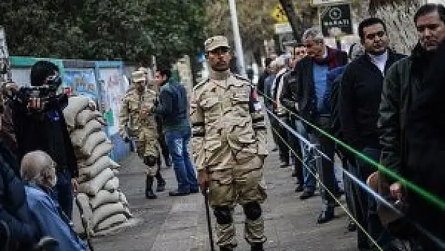 Mısır'da halk anayasa referandumu için sandık başında