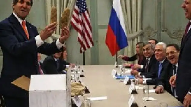 John Kerry'den Lavrov'a ilginç hediye