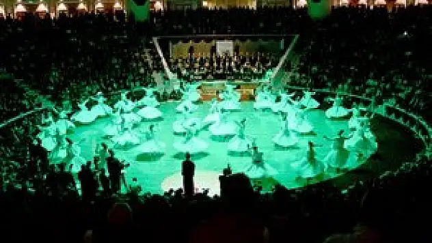 Her cumartesi düzenlenen sema programlarına yoğun ilgi